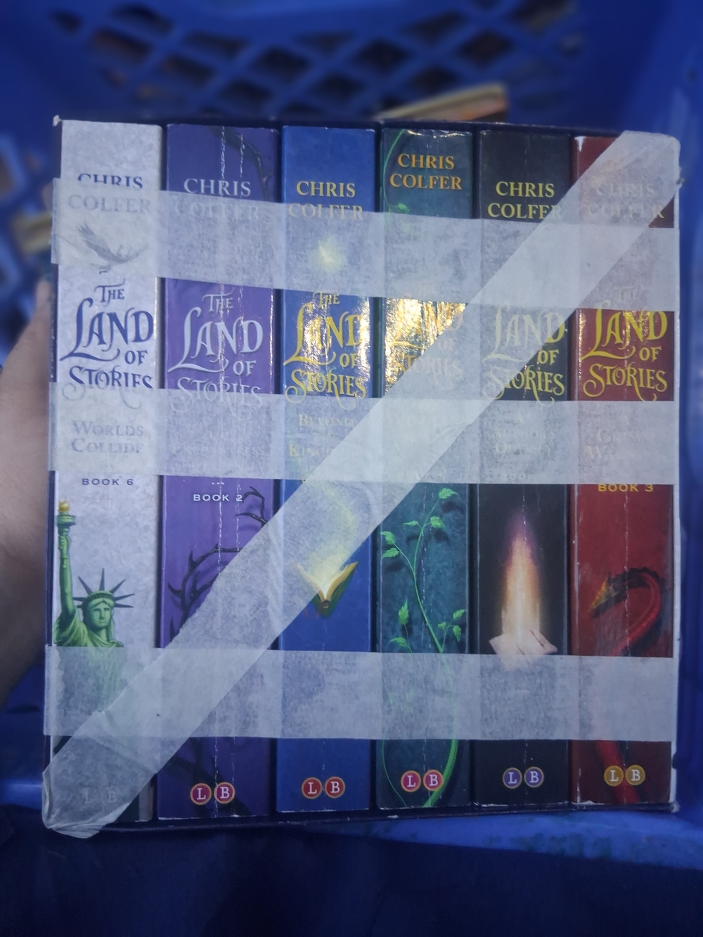 The Land of Stories Hardcover Box Set - Multicolor